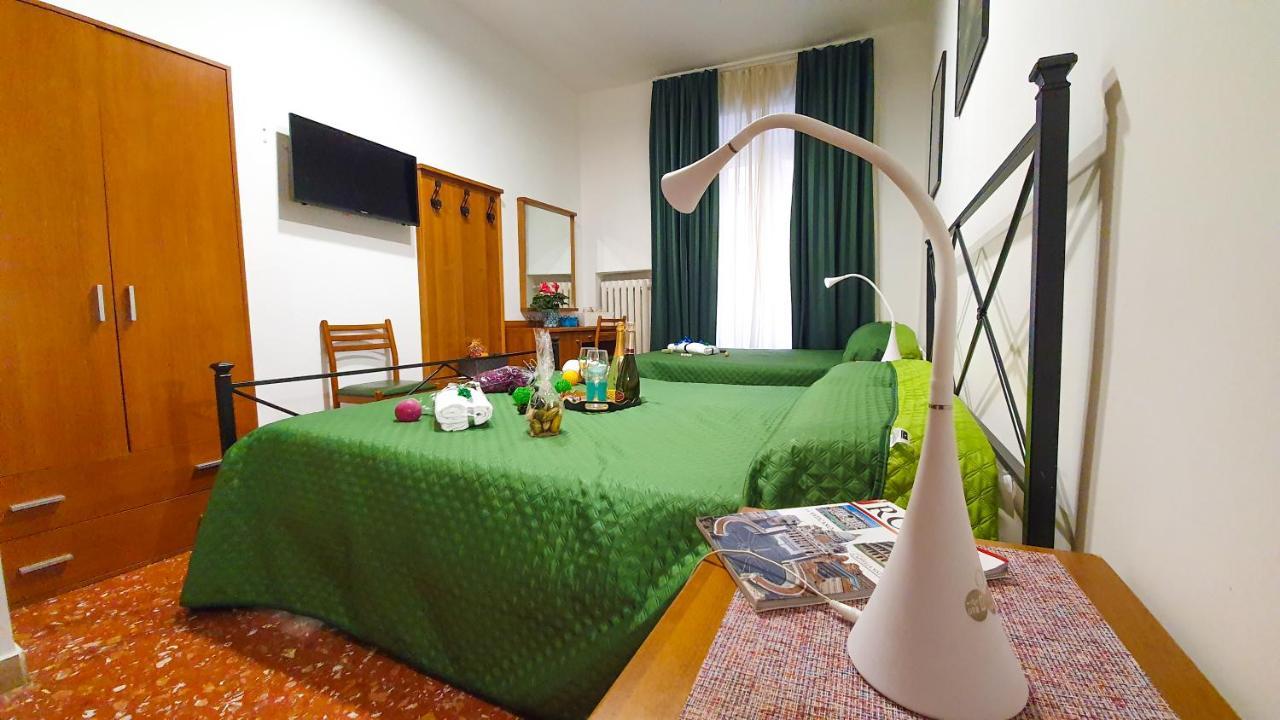 Hotel A Casa Simpatia - A Richiesta Parcheggio Gratuito ! Rom Exterior foto
